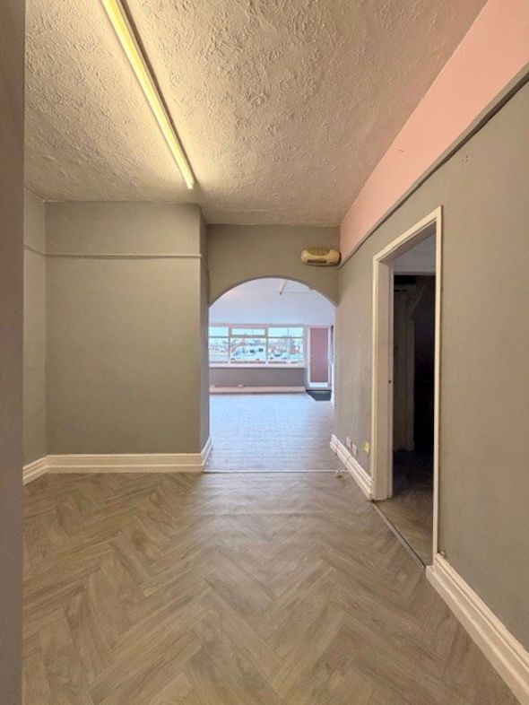 Property image 12 of 22