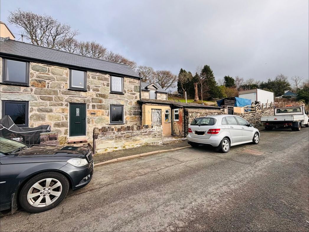 Halfway House, Caernarfon, Gwynedd, LL54 6HG