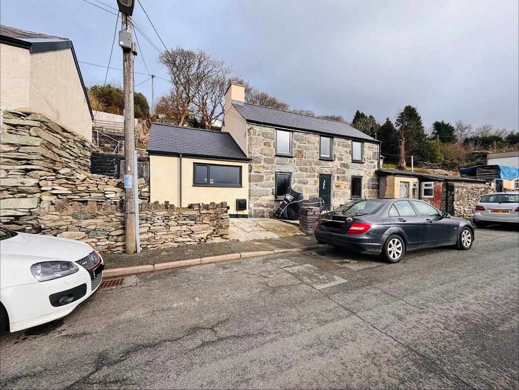 Halfway House, Caernarfon, Gwynedd, LL54 6HG