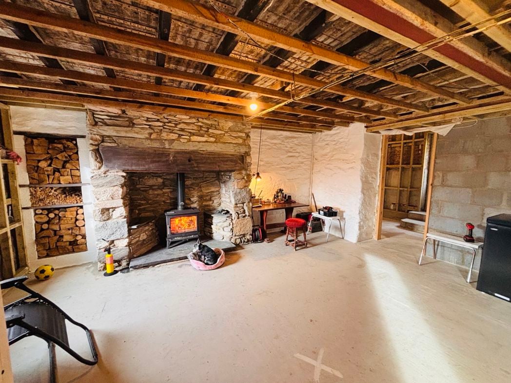 Halfway House, Caernarfon, Gwynedd, LL54 6HG