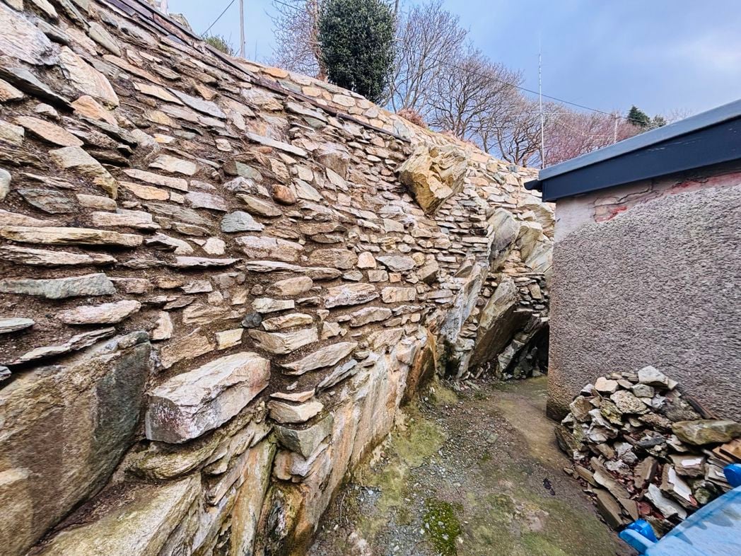 Halfway House, Caernarfon, Gwynedd, LL54 6HG