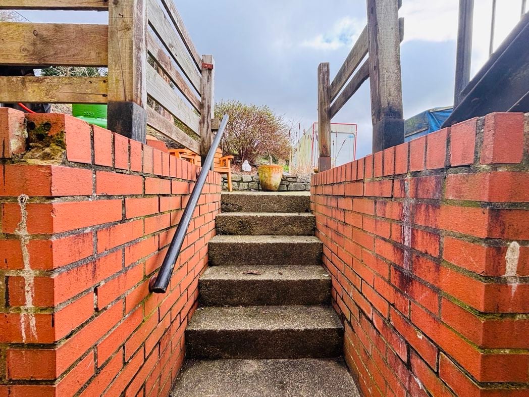 Halfway House, Caernarfon, Gwynedd, LL54 6HG