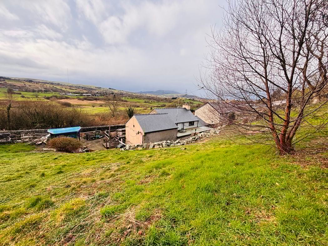 Halfway House, Caernarfon, Gwynedd, LL54 6HG