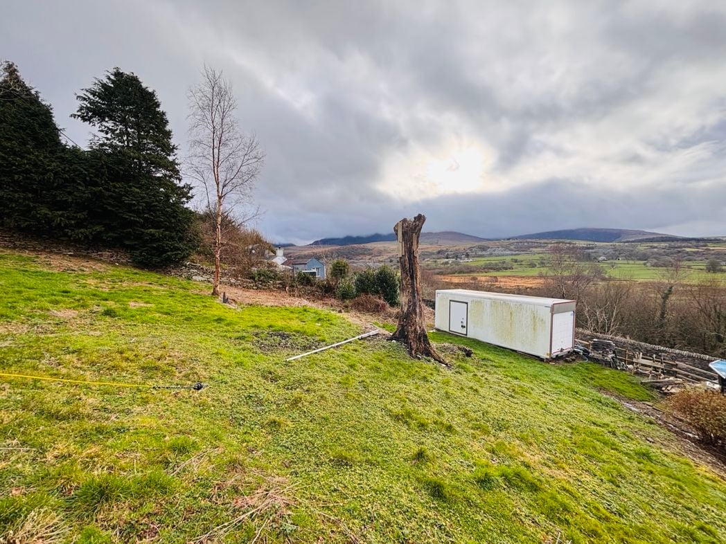 Halfway House, Caernarfon, Gwynedd, LL54 6HG