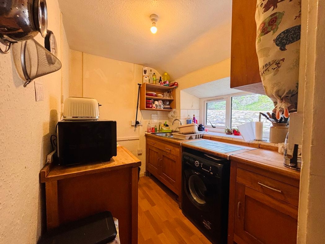 Halfway House, Caernarfon, Gwynedd, LL54 6HG