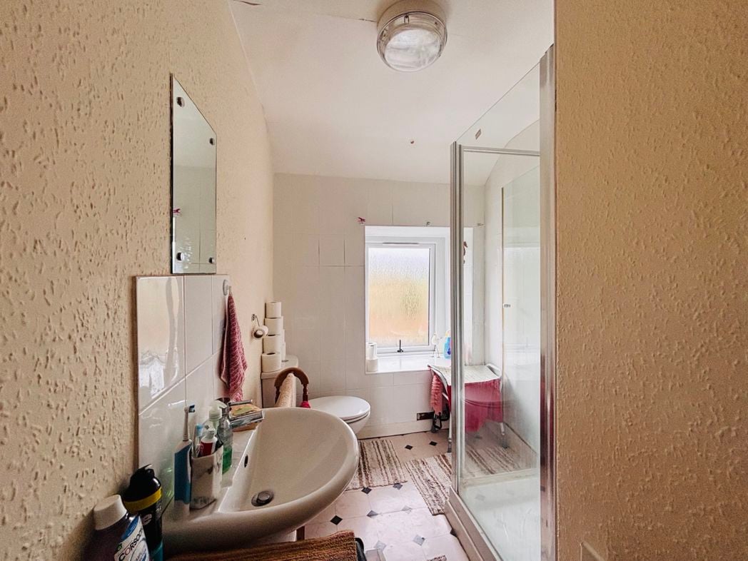 Halfway House, Caernarfon, Gwynedd, LL54 6HG