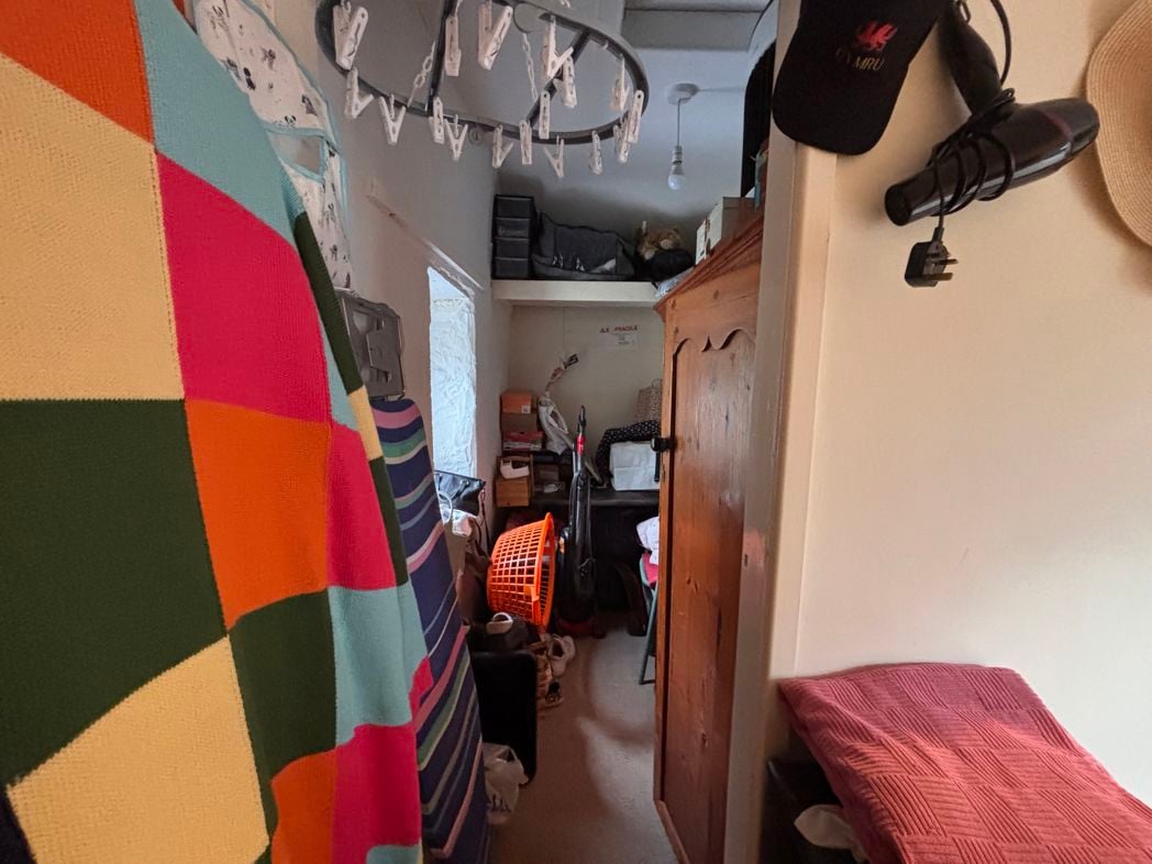 Halfway House, Caernarfon, Gwynedd, LL54 6HG