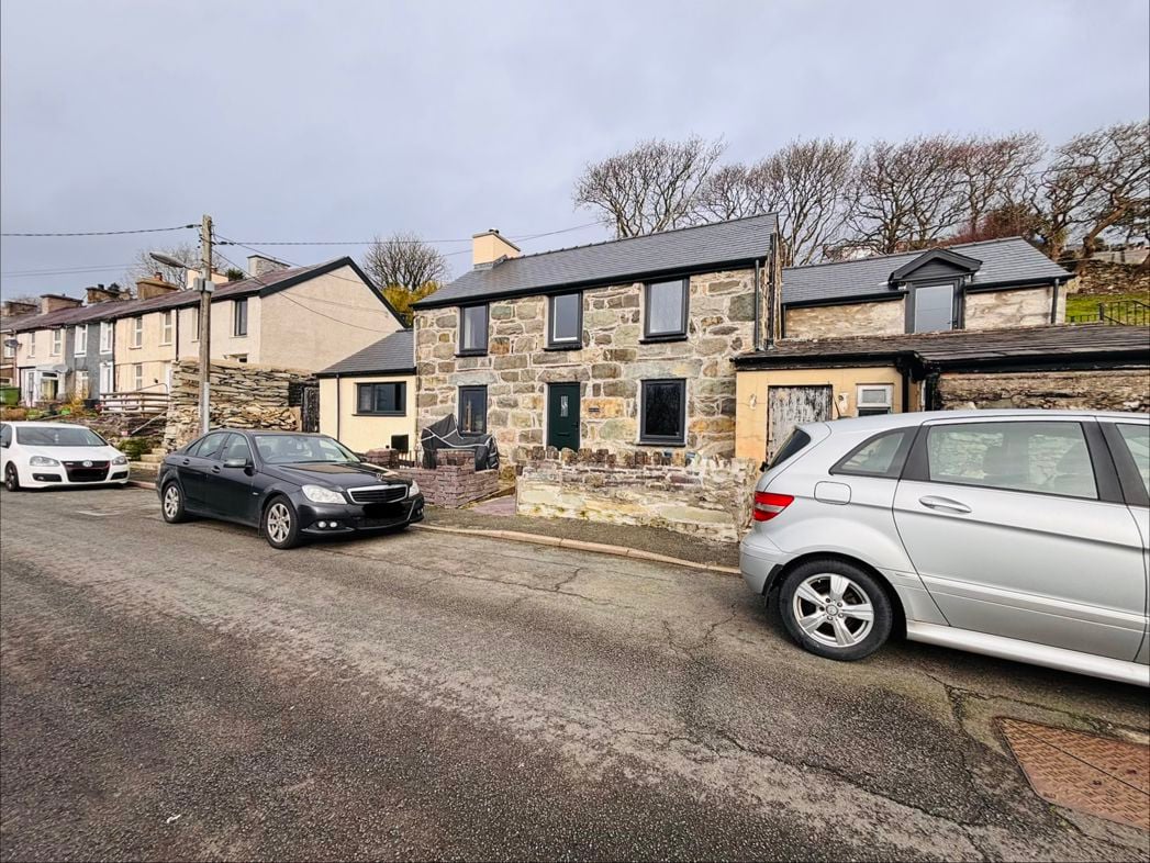 Halfway House, Caernarfon, Gwynedd, LL54 6HG