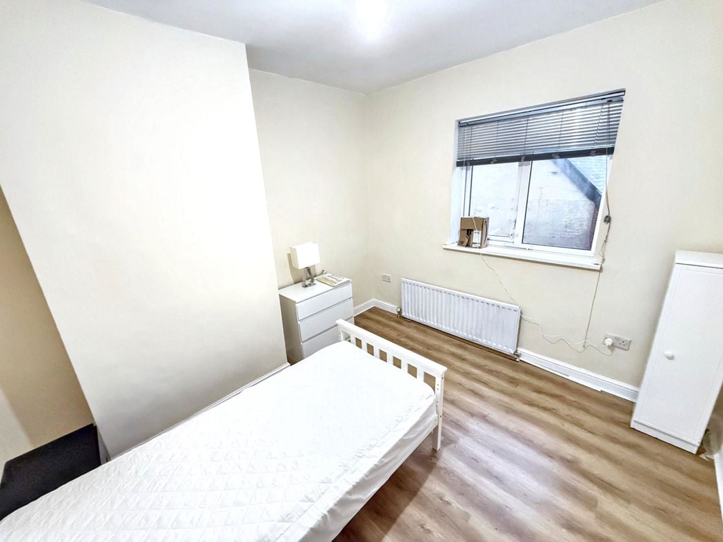 Property image 6 of 8