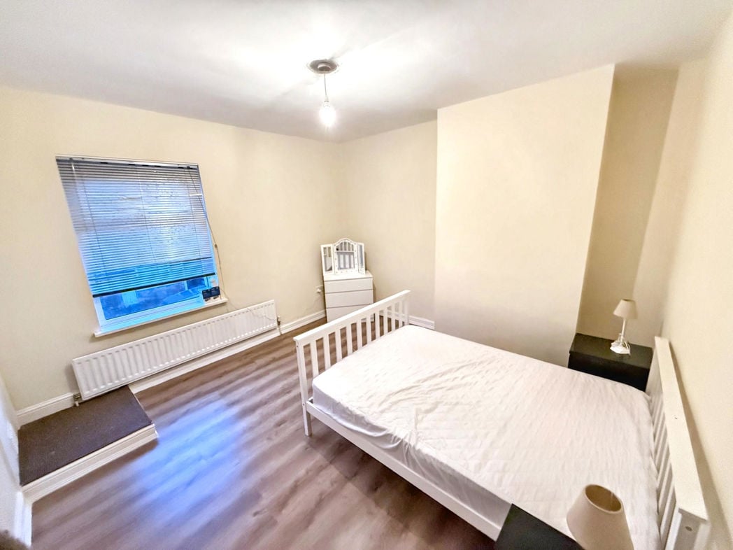 Property image 5 of 8
