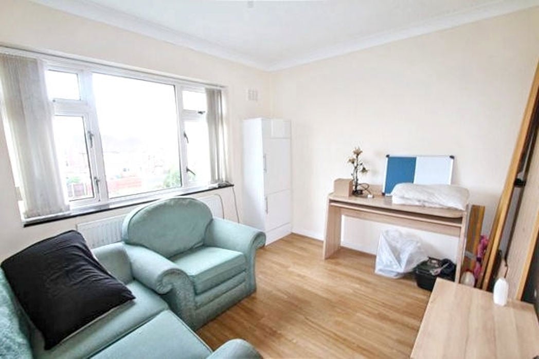 Property image 3 of 11