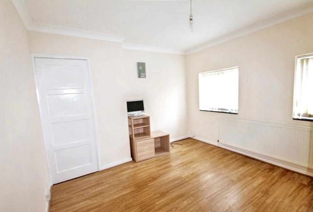 Property image 5 of 11