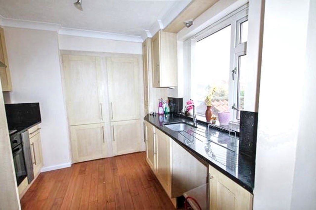 Property image 7 of 11