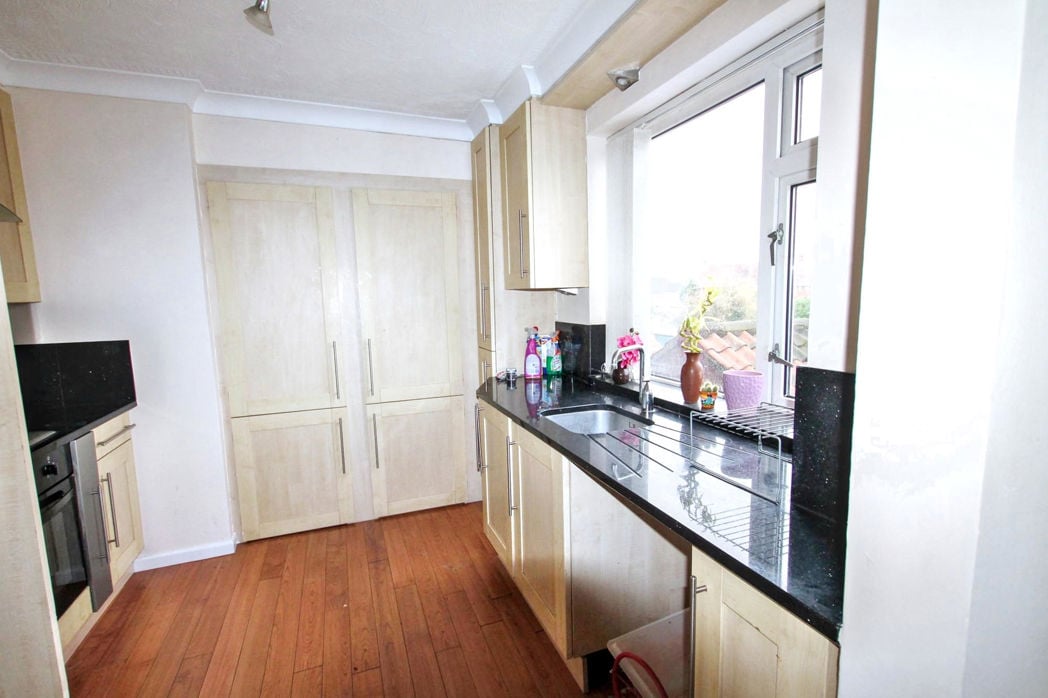 Property image 10 of 11