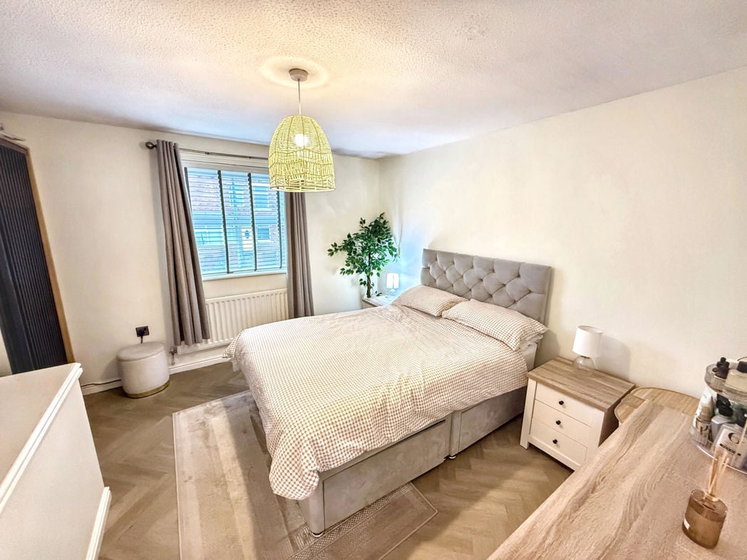 Property image 6 of 9