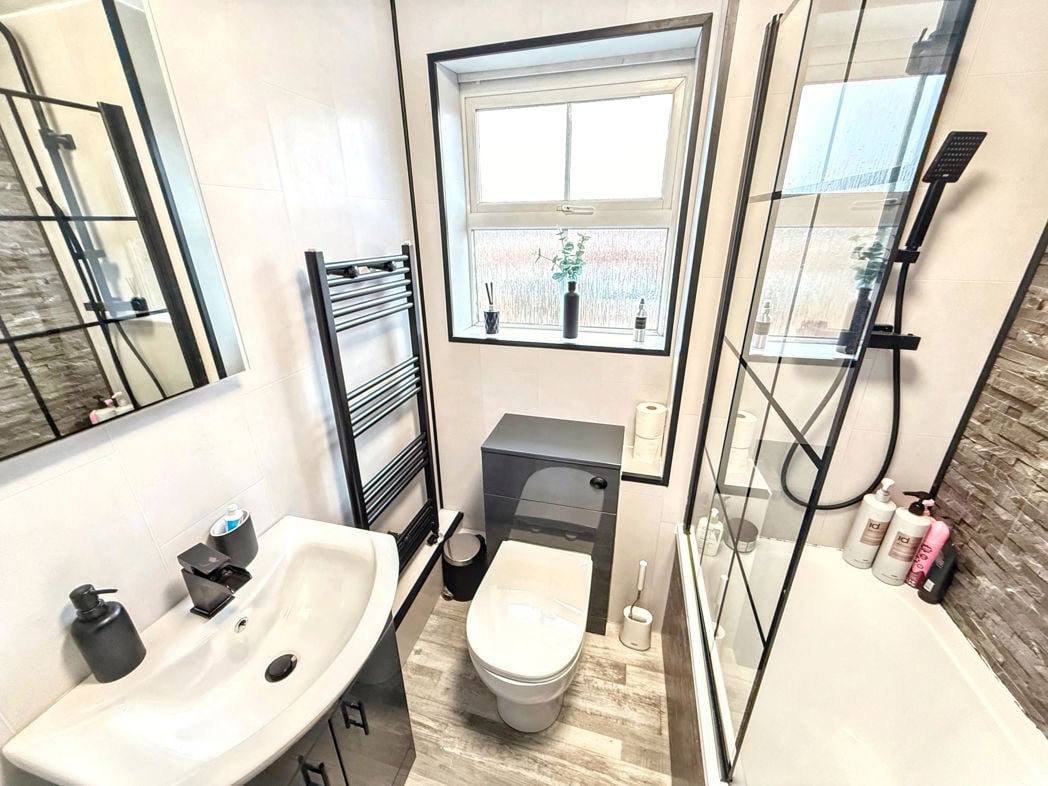 Property image 8 of 9