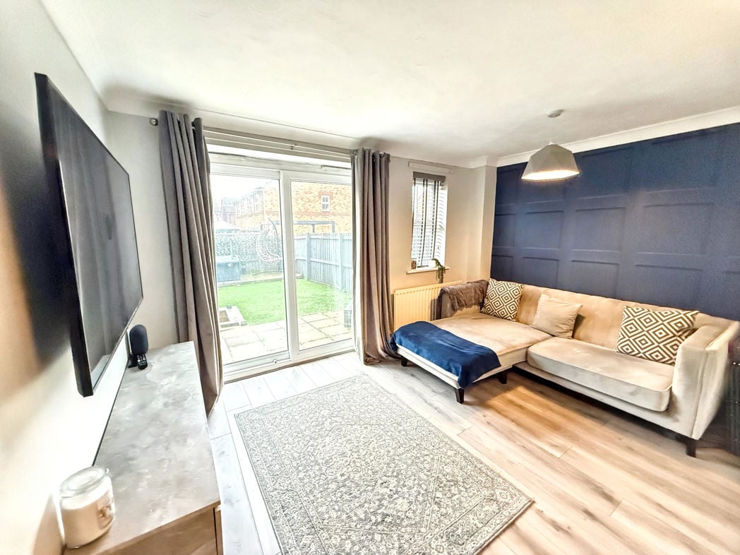 Property image 2 of 9