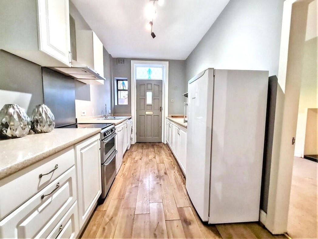 Property image 2 of 10