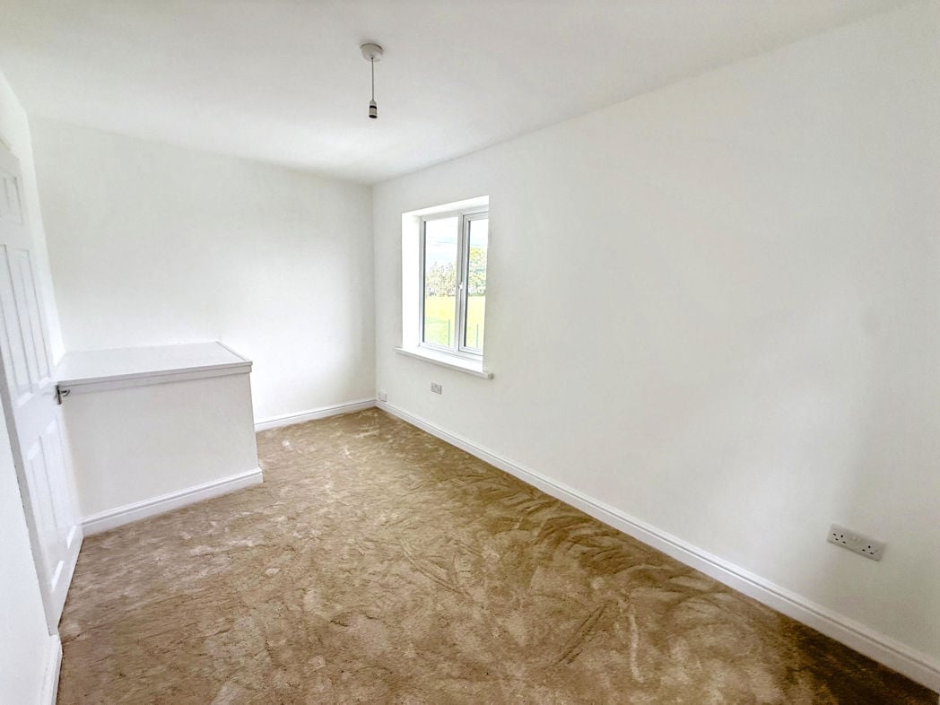 Property image 6 of 9