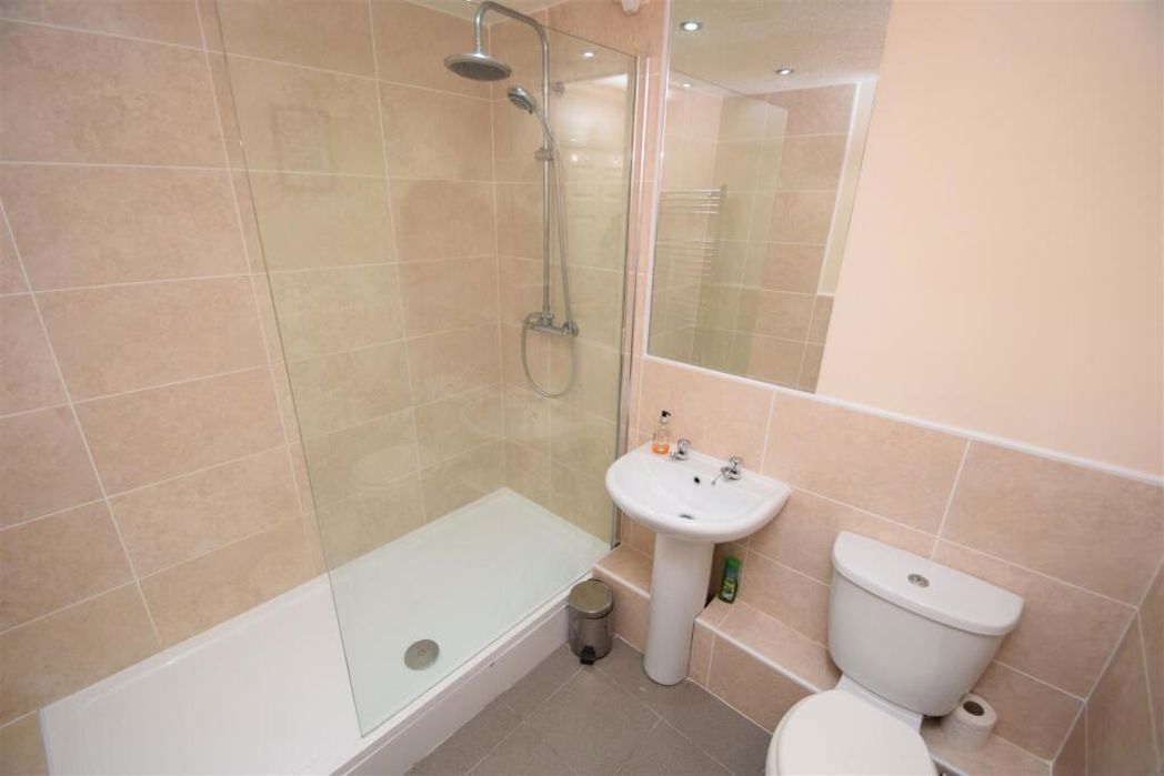 Property image 7 of 8