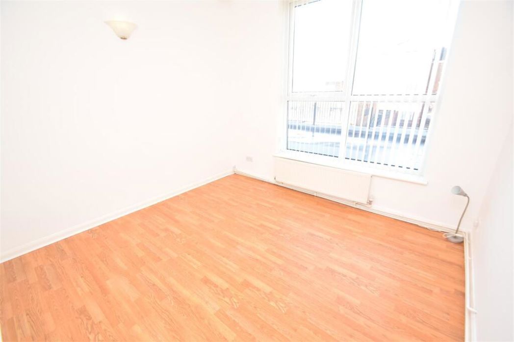 Property image 6 of 8
