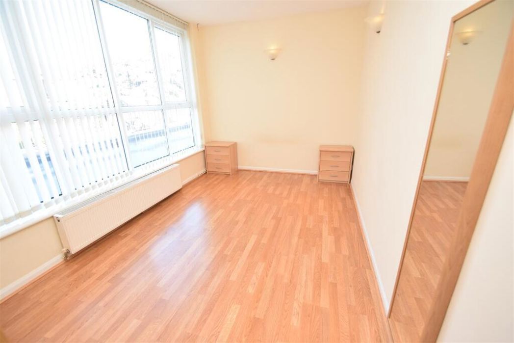 Property image 5 of 8
