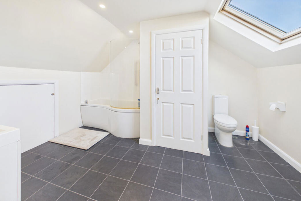 Property image 8 of 17