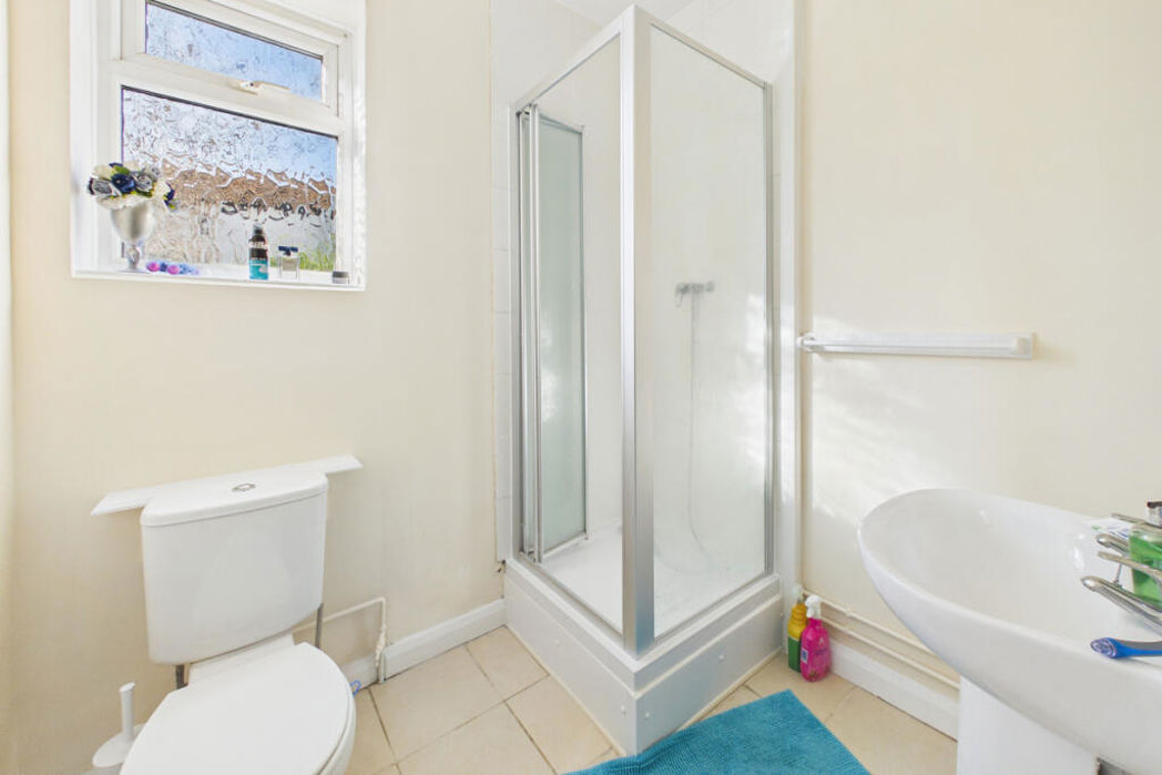 Property image 11 of 17