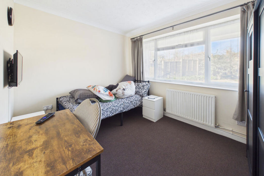 Property image 13 of 17