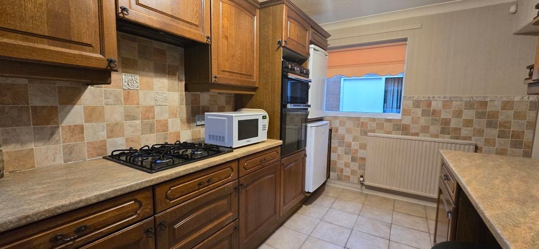 Property image 11 of 36