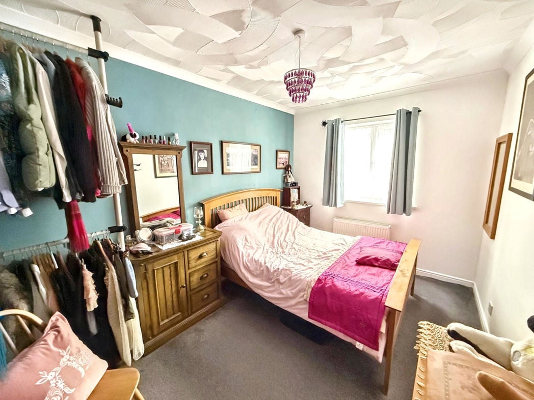 Property image 6 of 11