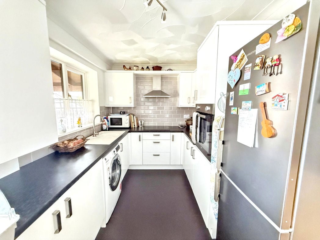 Property image 3 of 11