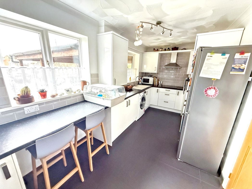 Property image 5 of 11