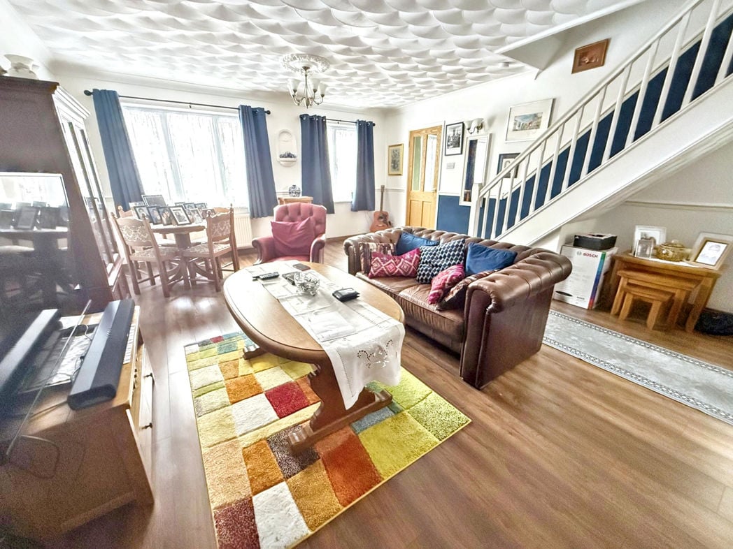 Property image 4 of 11