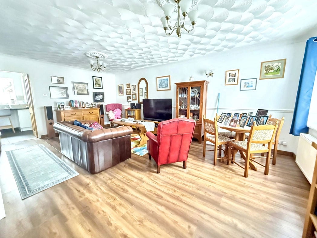 Property image 2 of 11