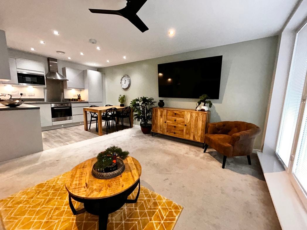 Property image 2 of 15
