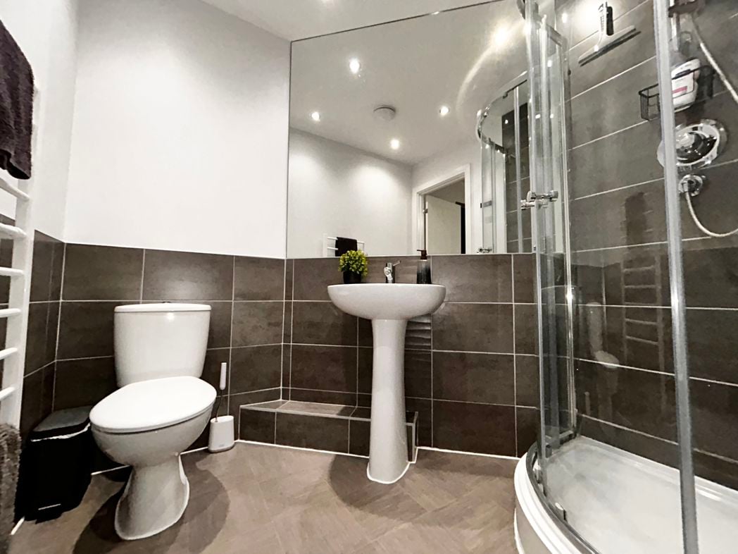 Property image 10 of 15
