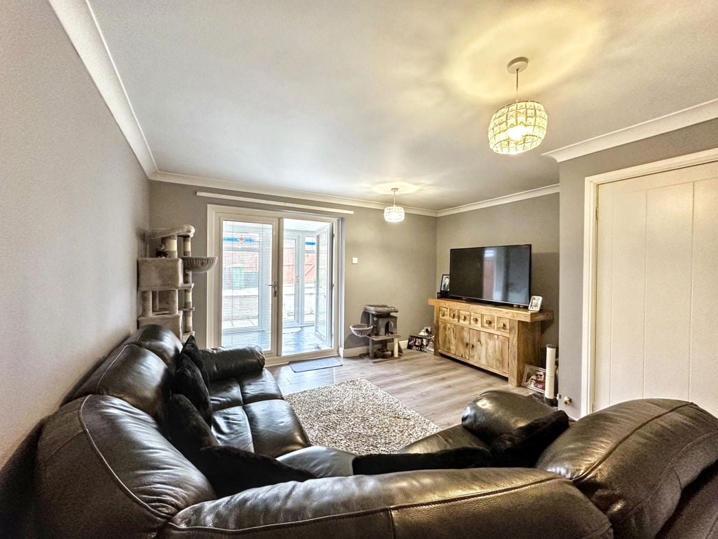 Property image 5 of 13