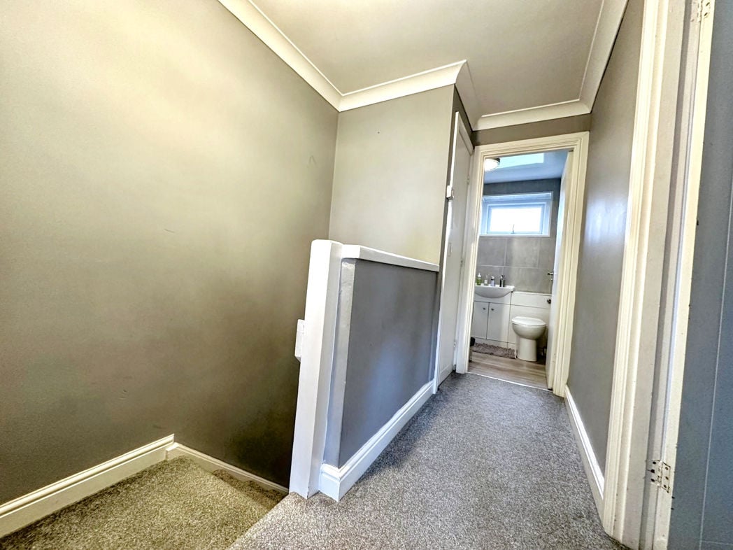 Property image 8 of 13