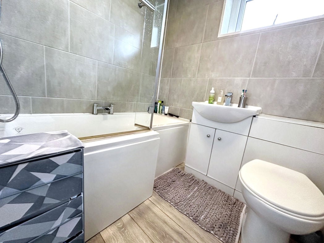 Property image 11 of 13