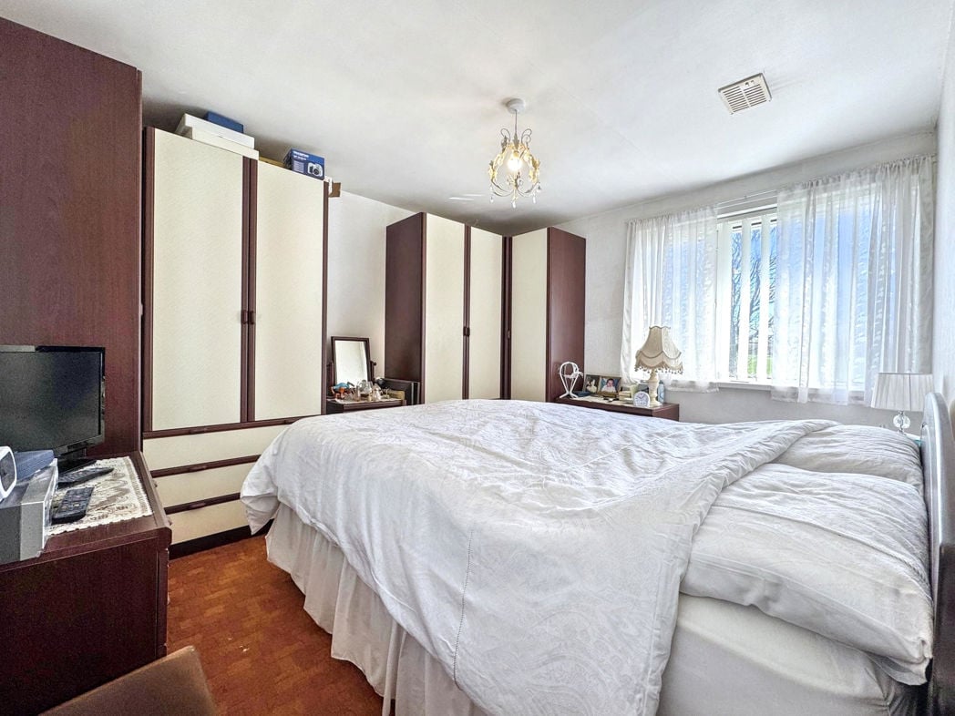 Property image 13 of 26