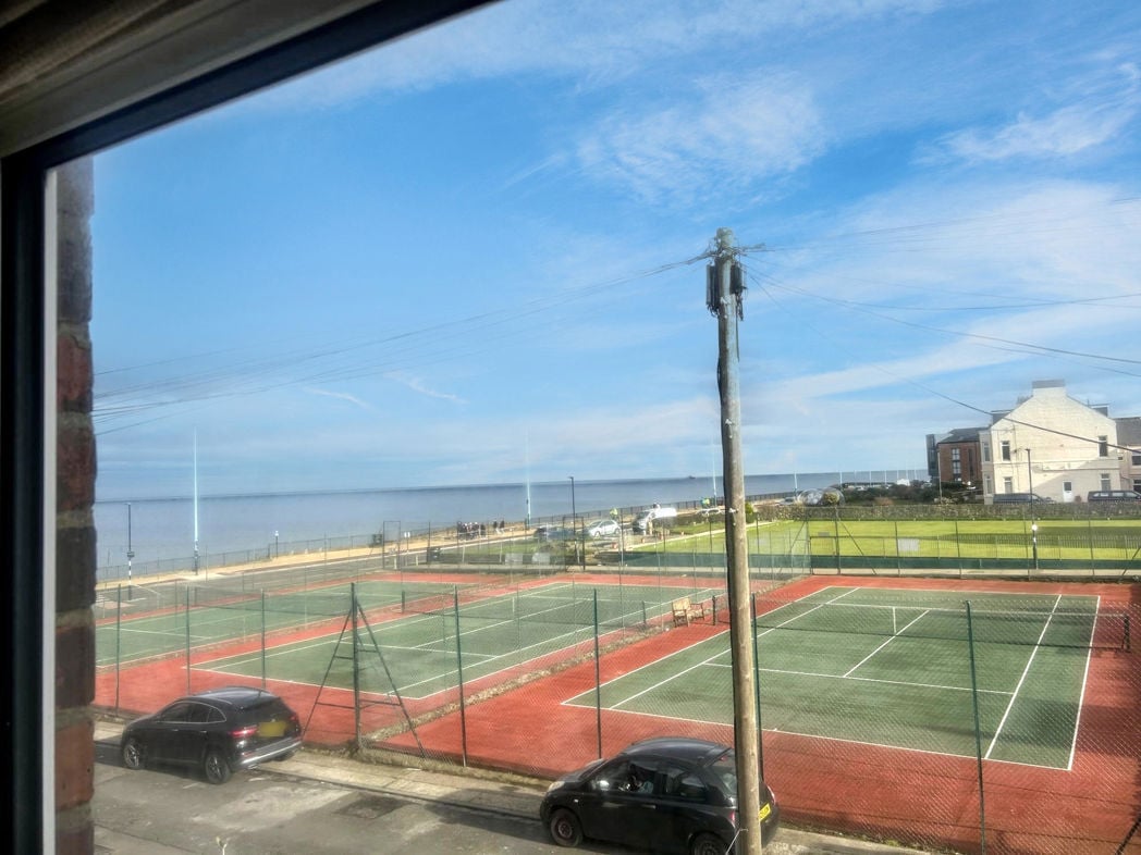 Property image 3 of 23