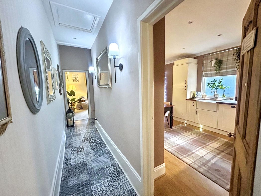 Property image 7 of 23