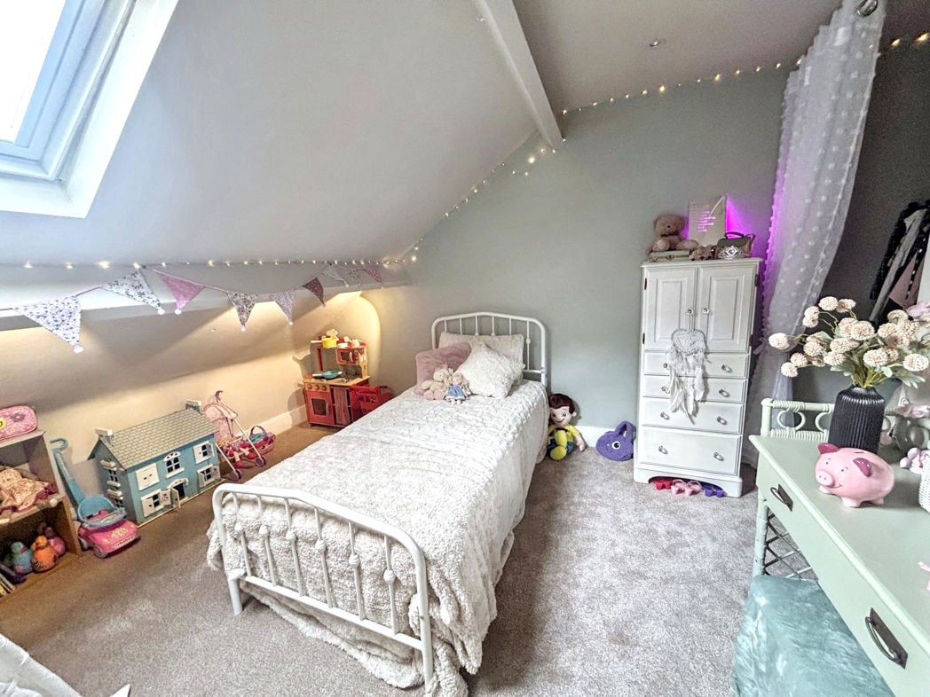 Property image 10 of 23