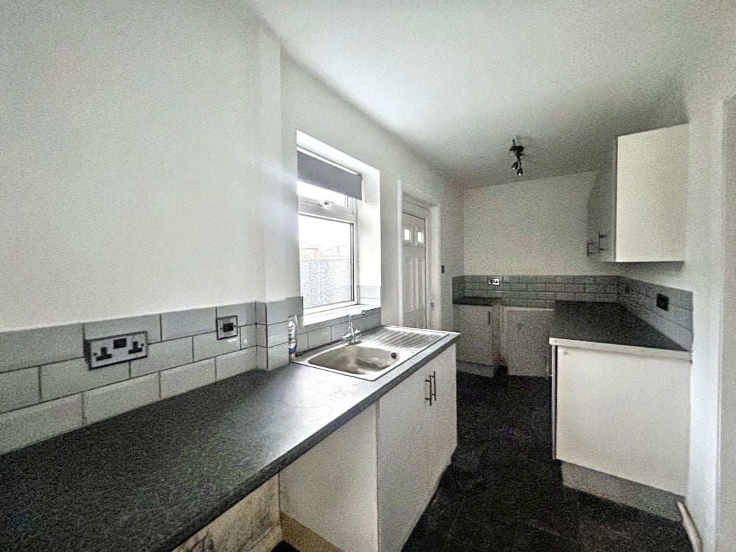 Property image 5 of 16