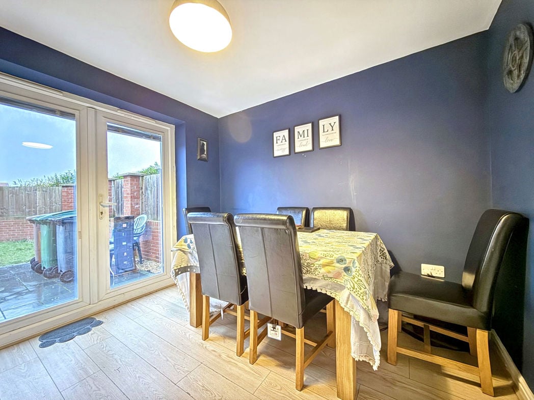 Property image 11 of 23