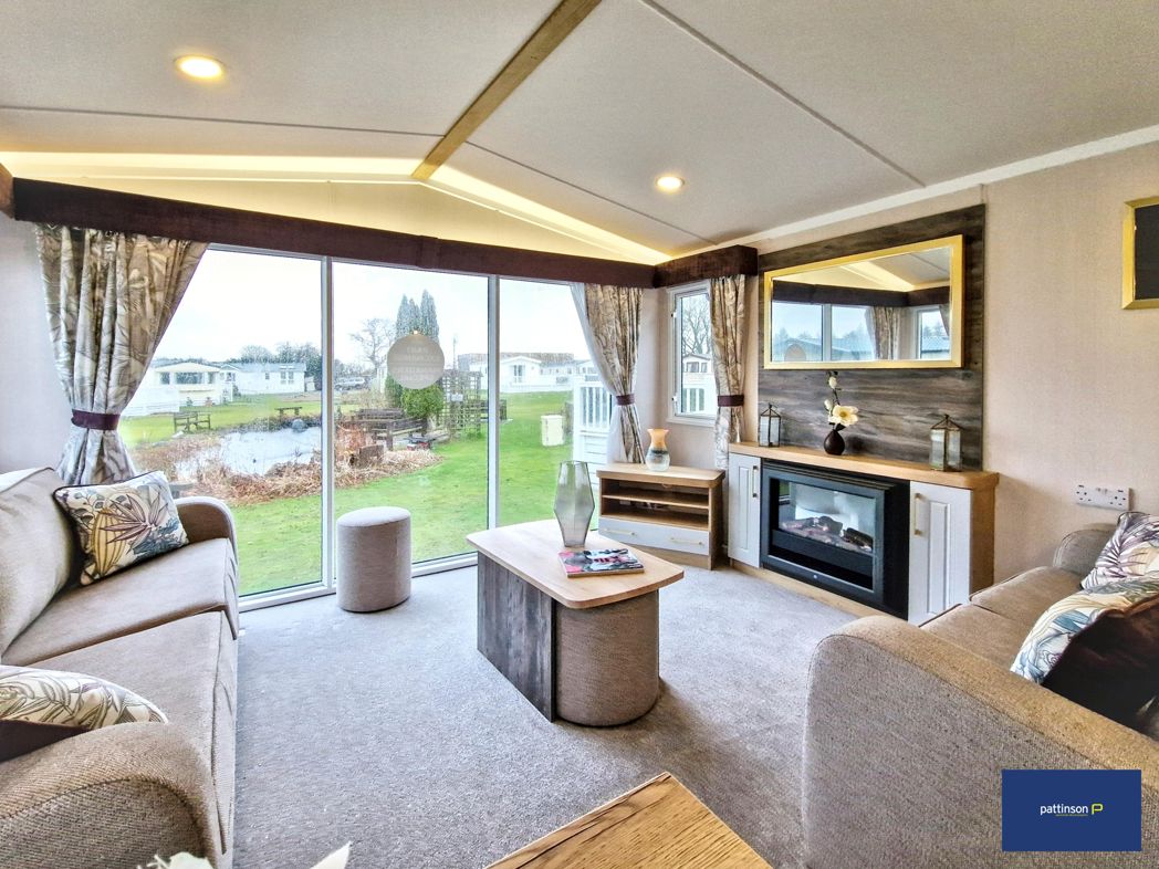 Property image 2 of 21