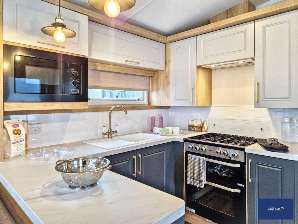 Property image 5 of 21