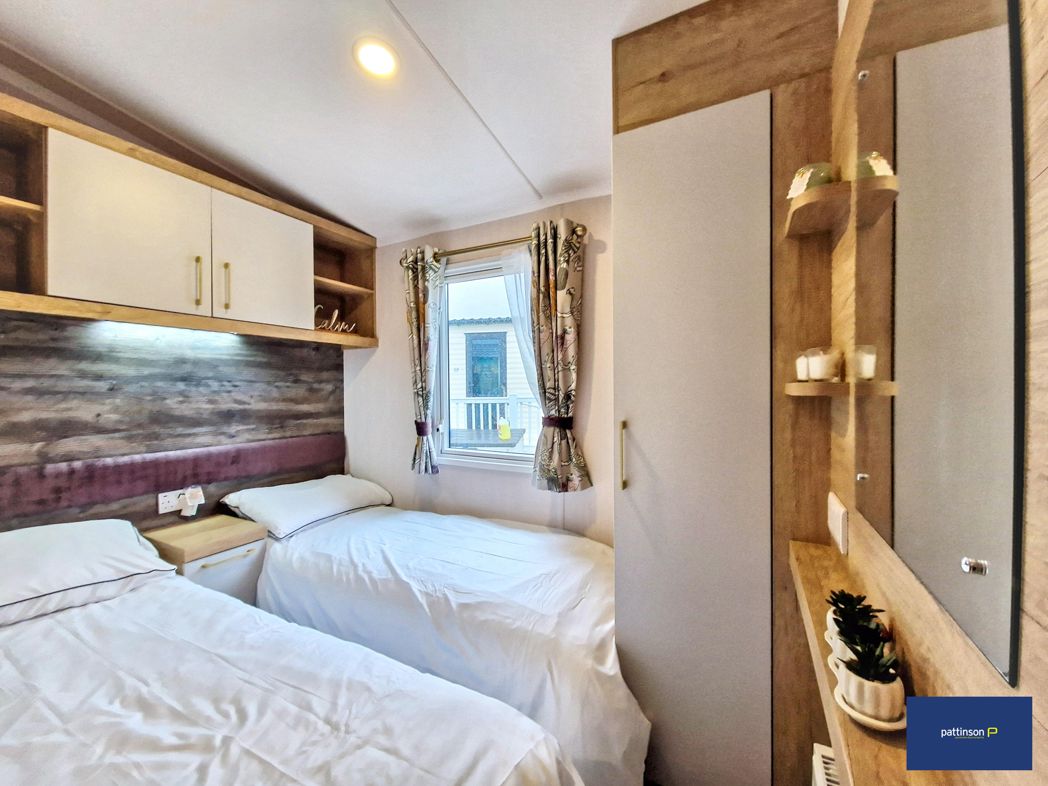 Property image 11 of 21