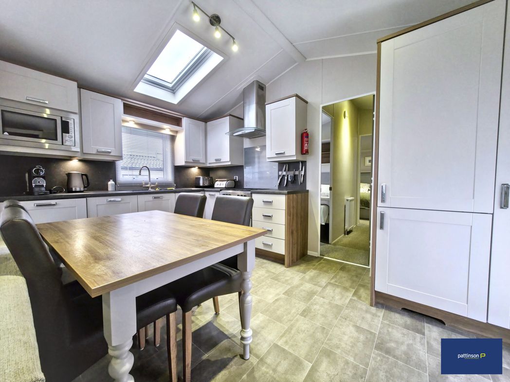 Property image 3 of 18